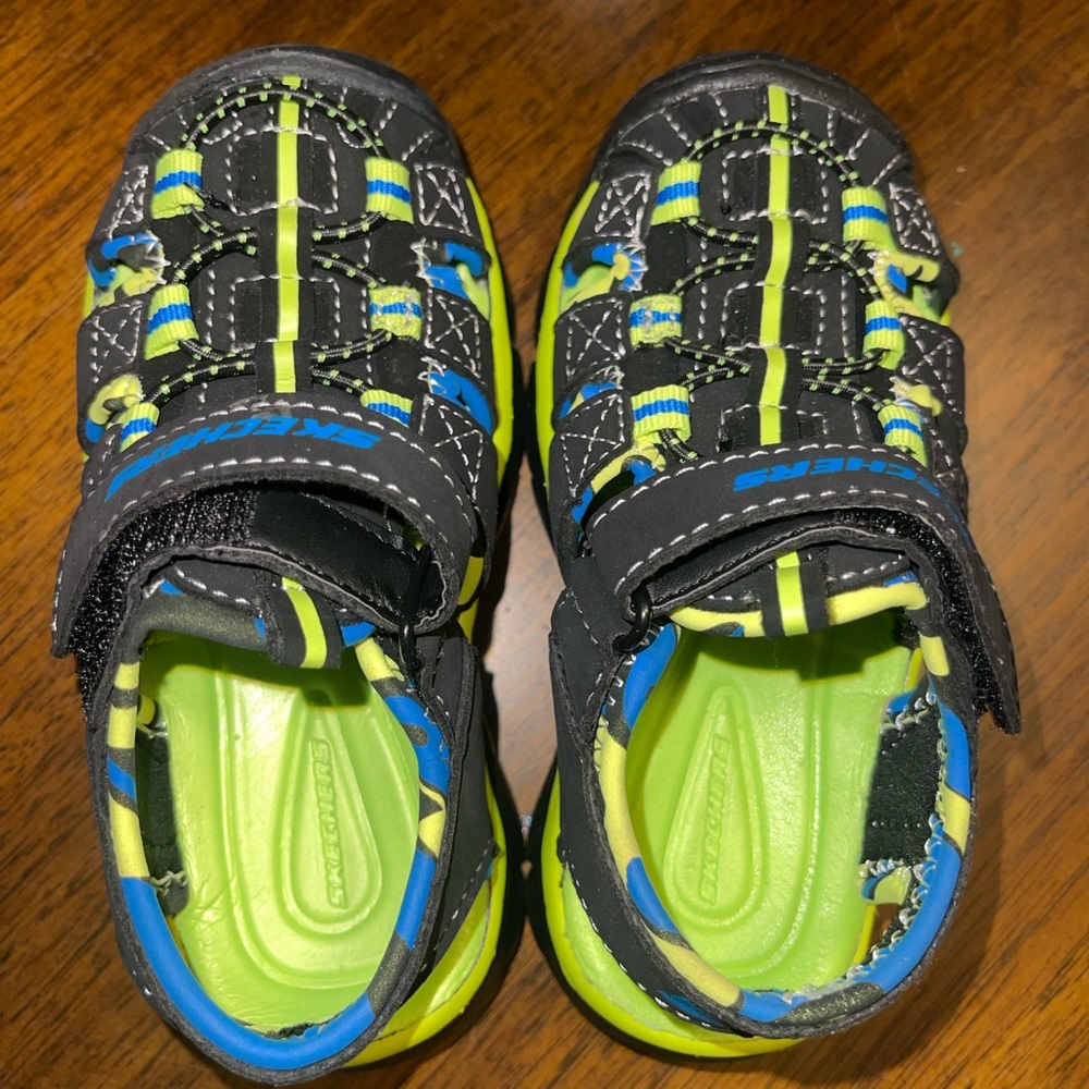 Brand New Sketchers closed toe sandals-Toddler 8C